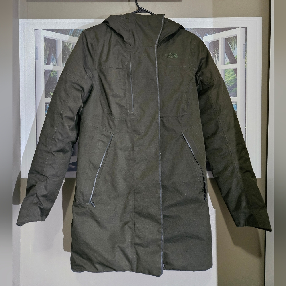The North Face Women's Olive/Dark Green Parka